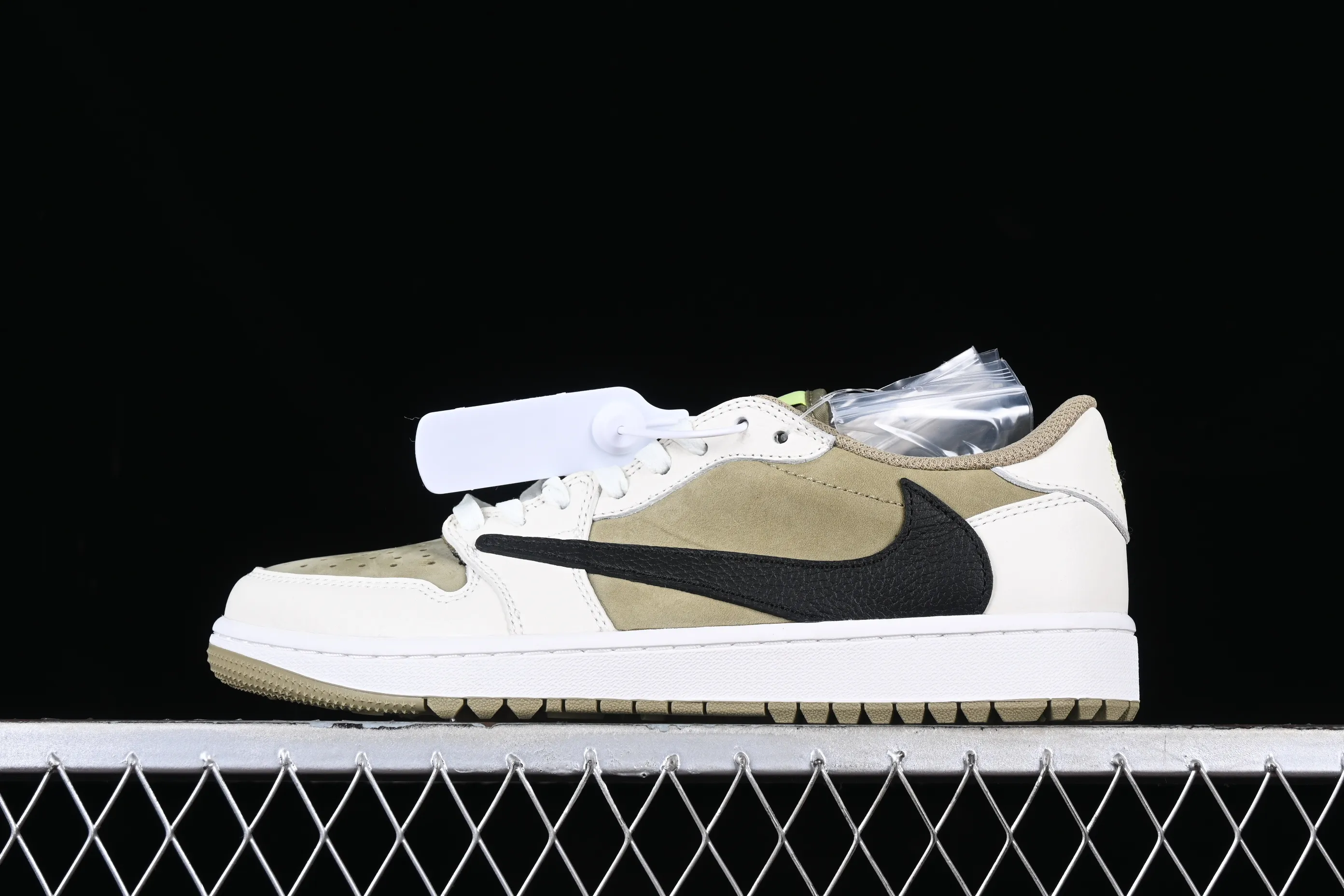 All categories Air Jordan Jordan series basketball shoes Air Jordan 1 Low Travis Scott x Air Jordan 1 Low OG AJ1 Joe 1 joint undercut low-top basketball shoes FZ3124-200